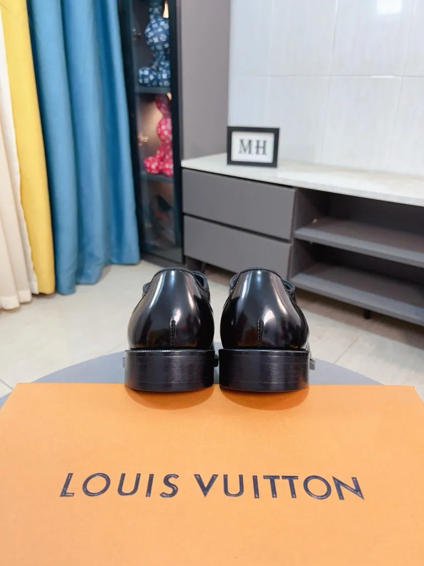 Men's shoes 💰540🌹🌹 [LV] Louis Vuitton's popular casual leather shoes 🎖Fashionable and elegant 🎖🎖Material: Original imported cowhide open edge beads, washed cowhide leather lining, original molded rubber outsole, high-end and classy, ​​elegant quality, instantly transforming into a handsome man ❤❤Standard\nNumber of sizes: 39-44, 38 45 46 customized